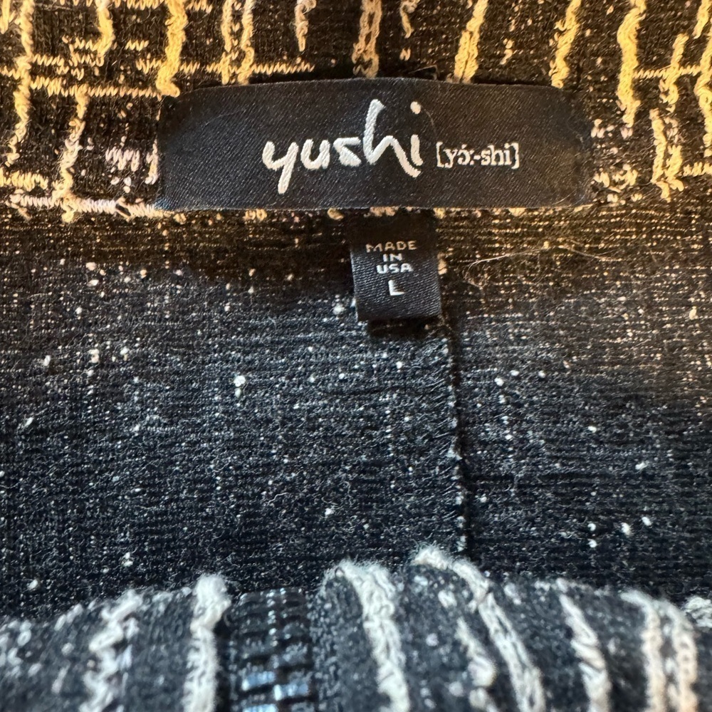 Yushi Geometric Patterned Jacket - Picture 6 of 8